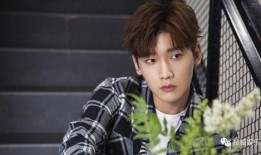 彭冠英蔡文静娱乐吃瓜,甜蜜互动引网友热议