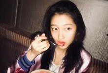 娱乐吃瓜酱的画面图片高清