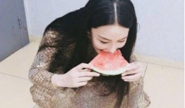 娱乐吃瓜酱白衣服,娱乐吃瓜酱带你揭秘娱乐圈幕后风云