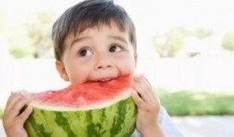 娱乐吃瓜酱带娃,趣味育儿生活大揭秘