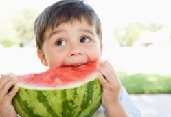 痛经音乐娱乐吃瓜酱,缓解疼痛的趣味疗法